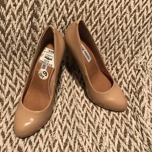 🔥Simple Nude heels🔥